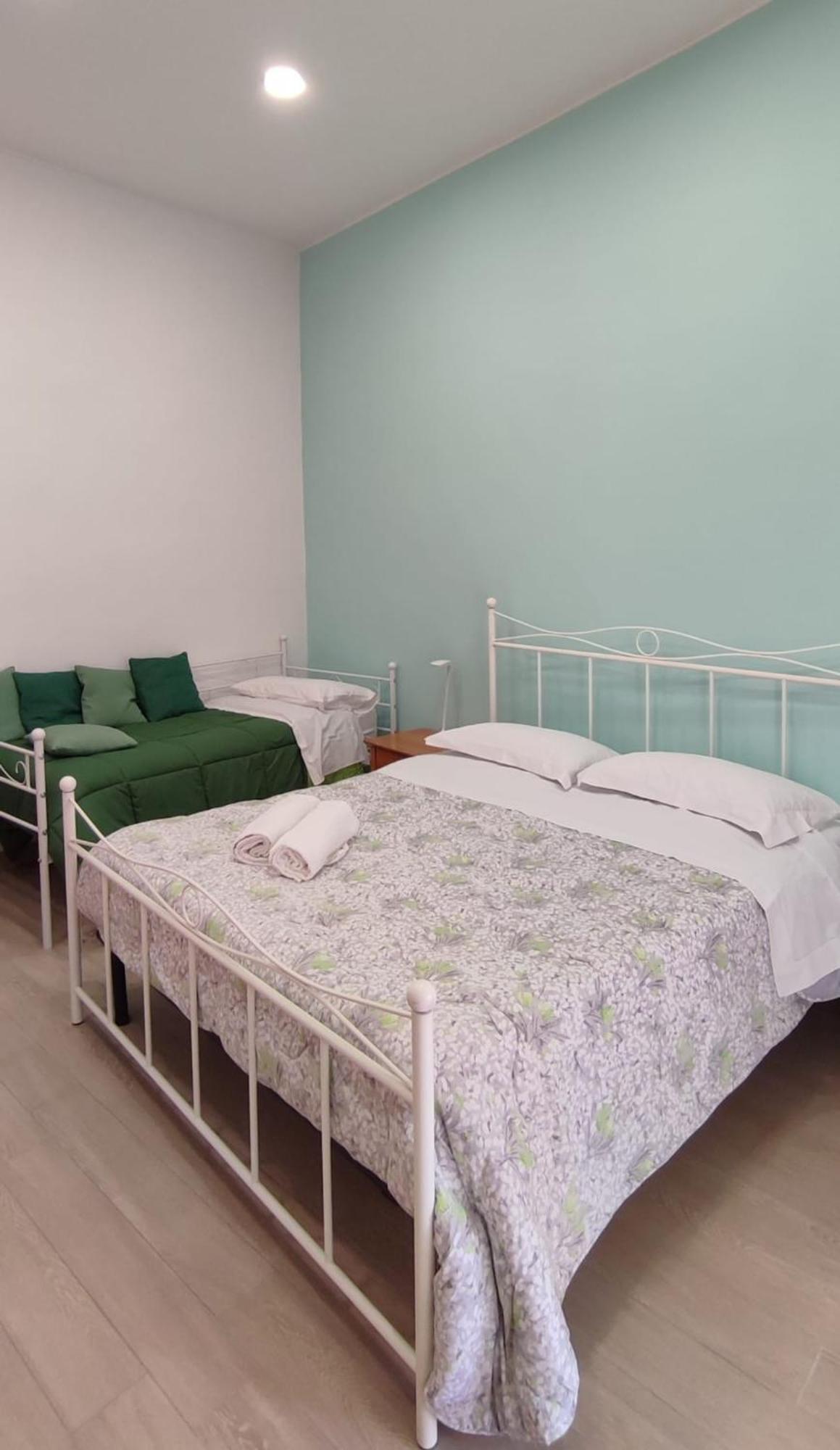 Casa Vacanze Napoli Centro Carmen & Sara Eksteriør billede